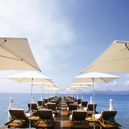 アパート Antares Pop